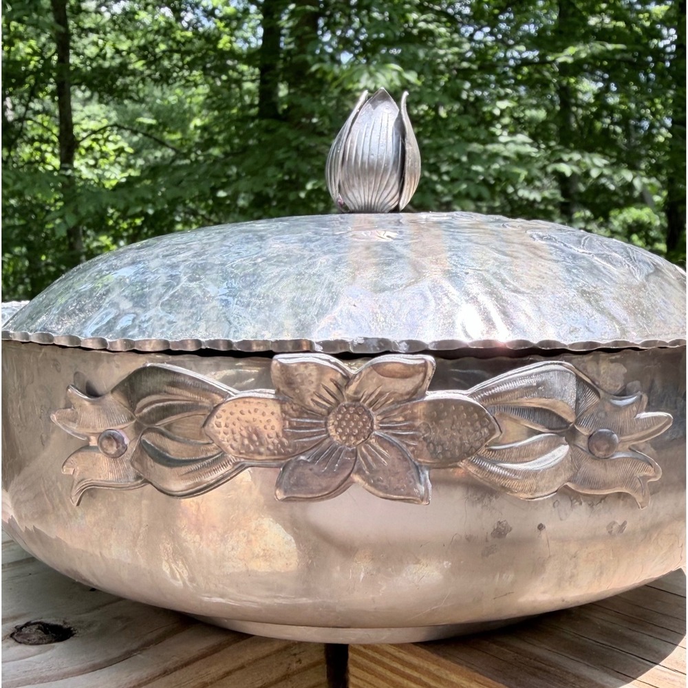Vintage 1950s Hammered Aluminum Casserole Dish Domed Lid Tulip Finial Floral MCM